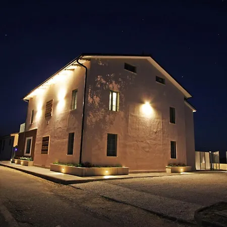 別荘 La Collina Del Girasole Montecastrilli